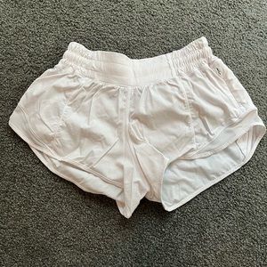 Lululemon white hotty hot shorts 2.5 inch size 2
